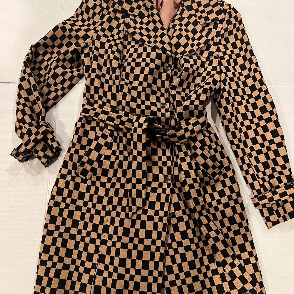 BEBE GEOMETRIC TRENCH COAT - NWOT